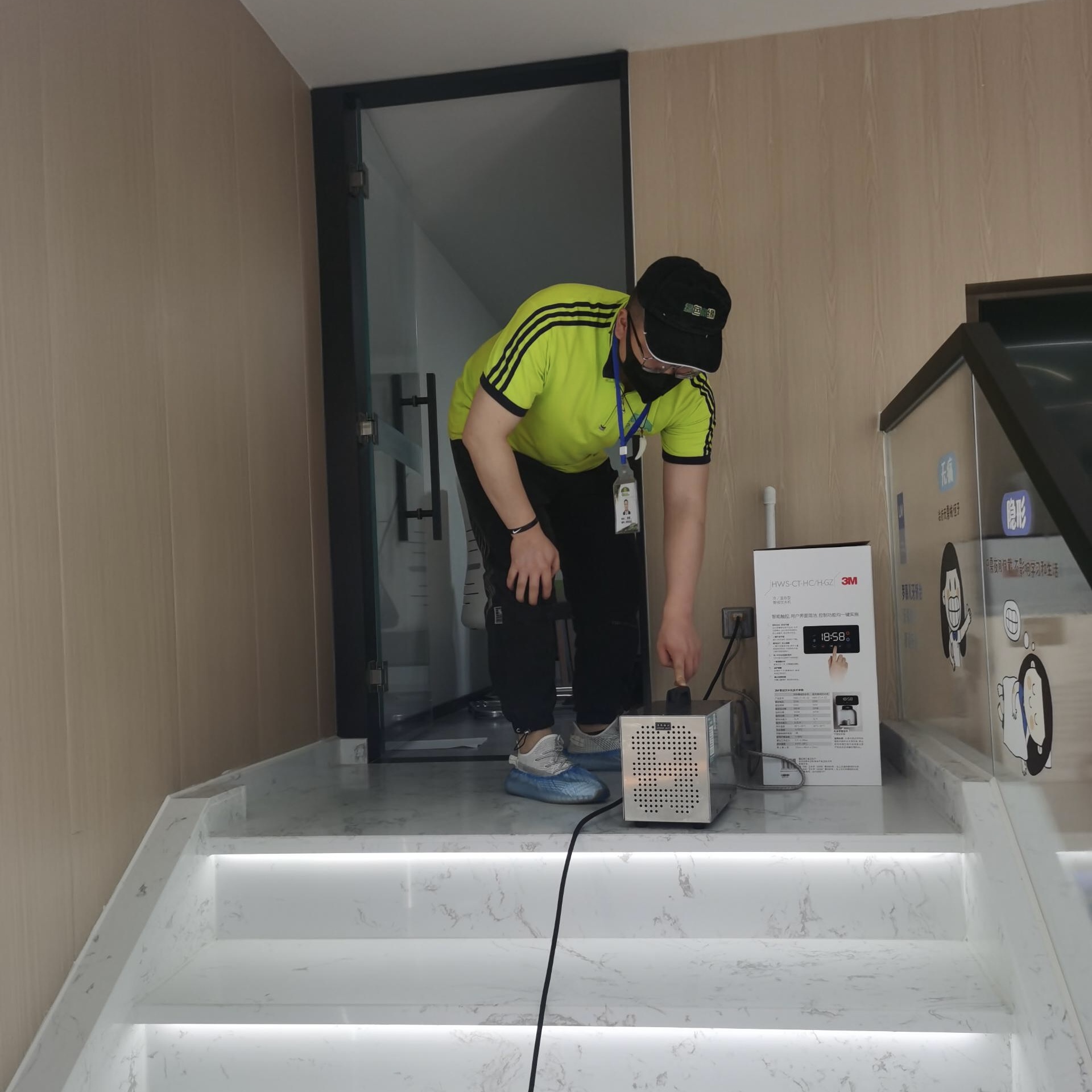 臭氧是專業(yè)公司除甲醛的輔助手段