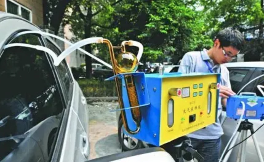 汽車除甲醛，我們?cè)撊绾芜M(jìn)行呢？