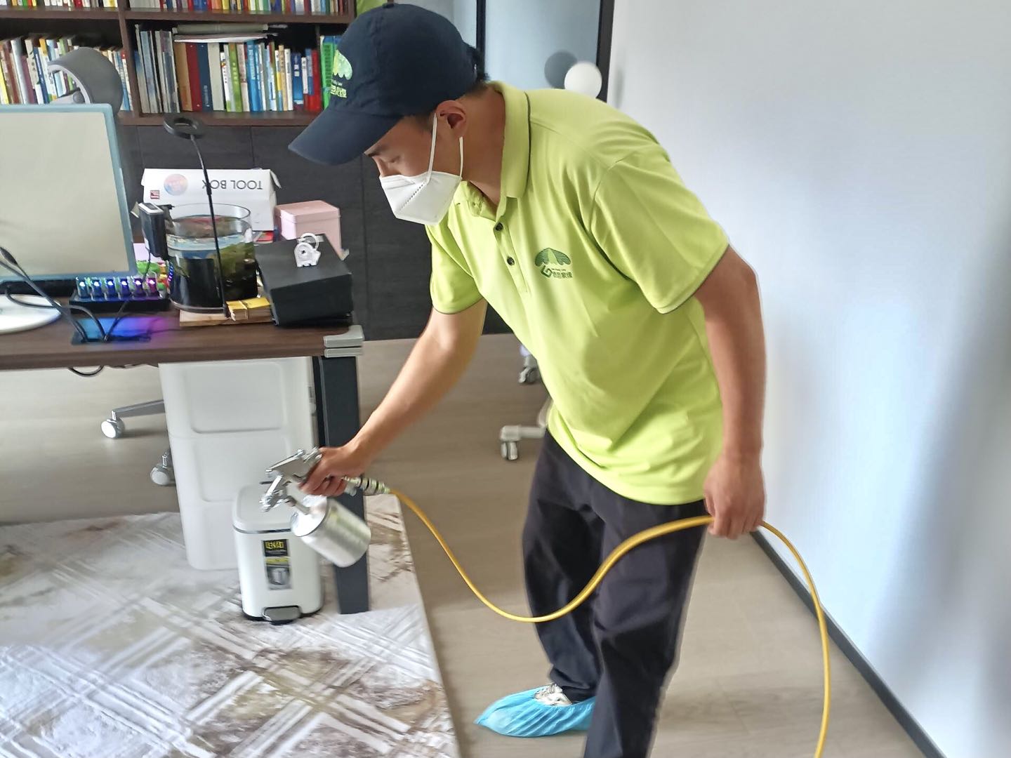 除甲醛公司噴的是什么？