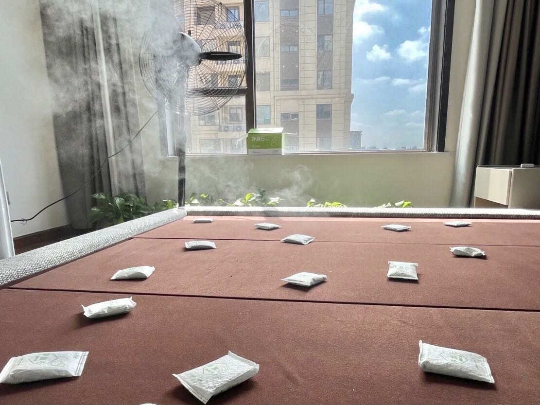 停留在通風(fēng)或者買點(diǎn)活性炭包的階段